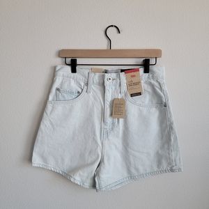 Levi’s Silvertab High Waisted Mom Shorts - light wash